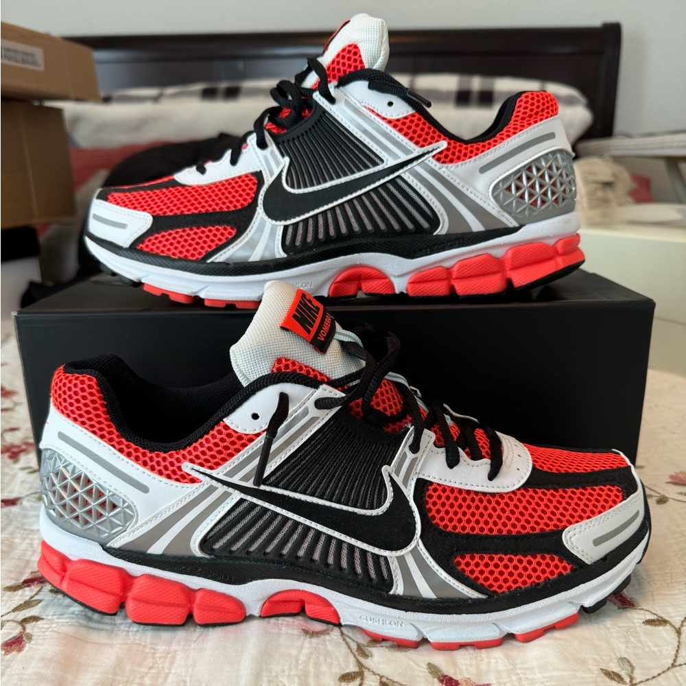 Nike zoom vomero 5 sz 11
